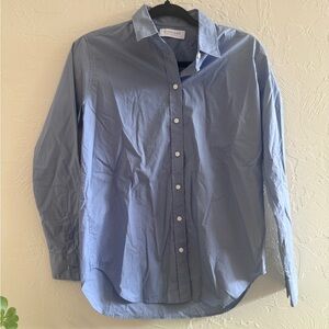 Everlane blue cotton button down shirt
